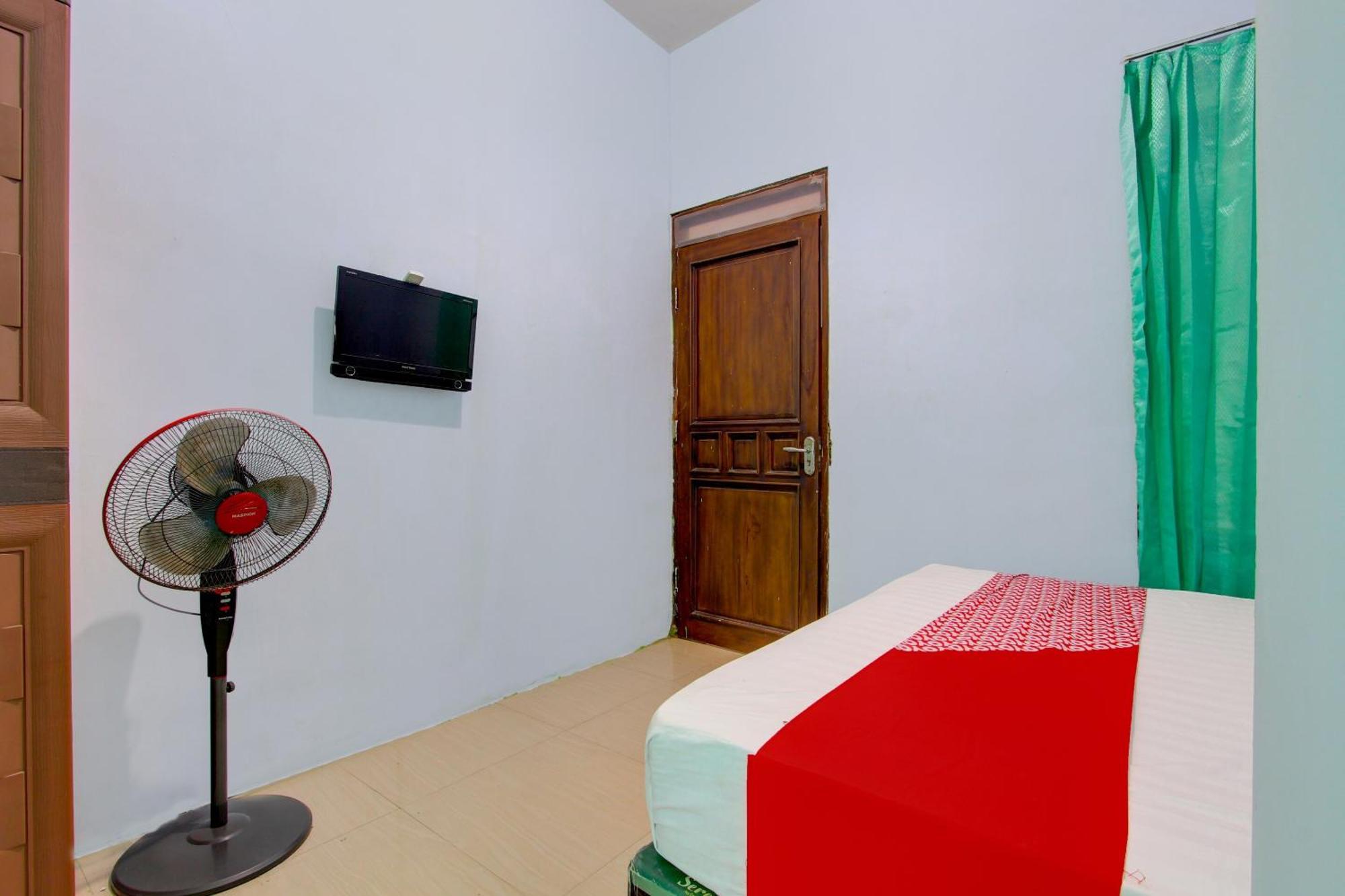 Super Oyo 93012 Griya Kencana Asri Syariah Lawean Exterior foto